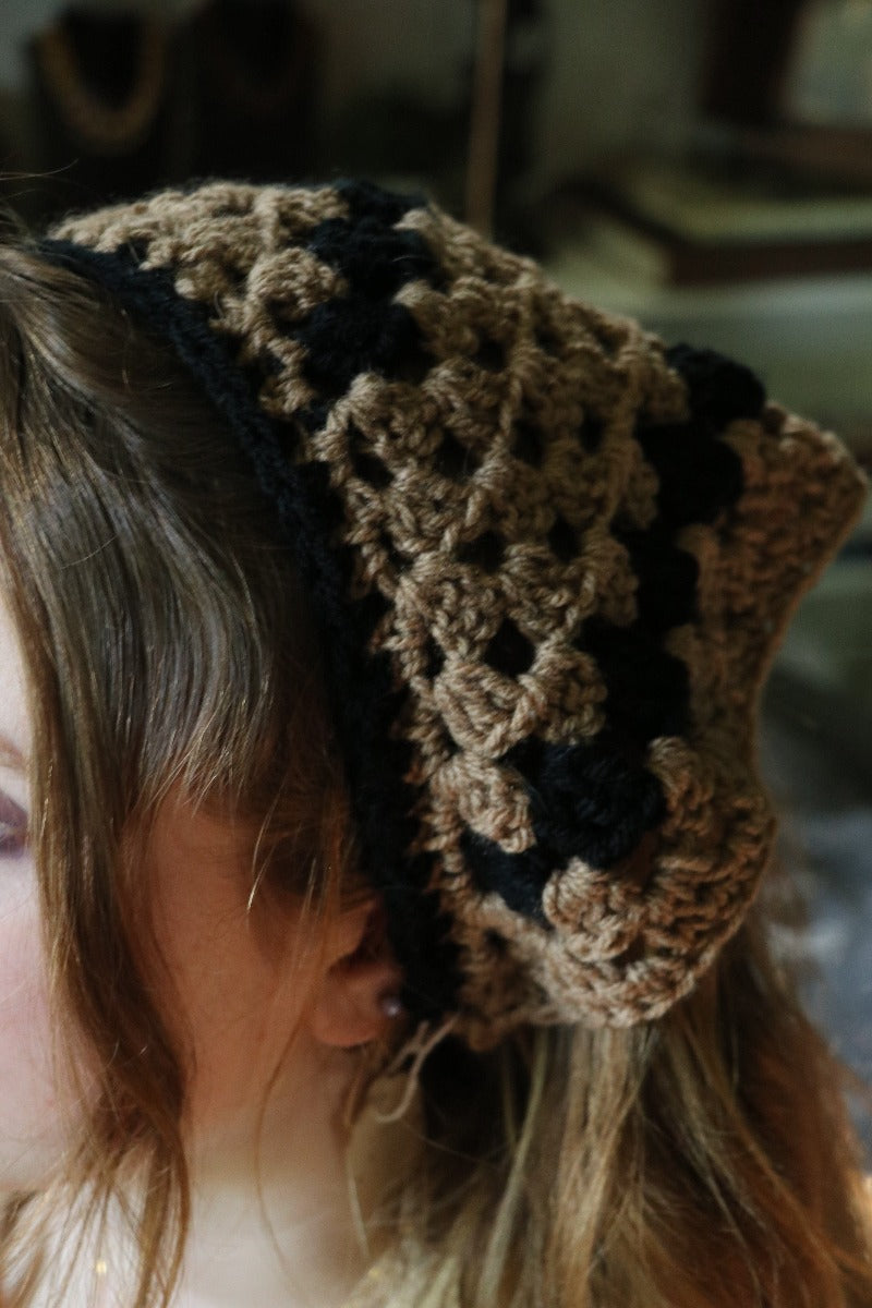 Carol Meyer Crochet's Taupe and Black colour