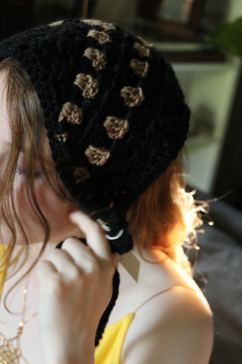 Carol Meyer Crochet's Black and Taupe colour