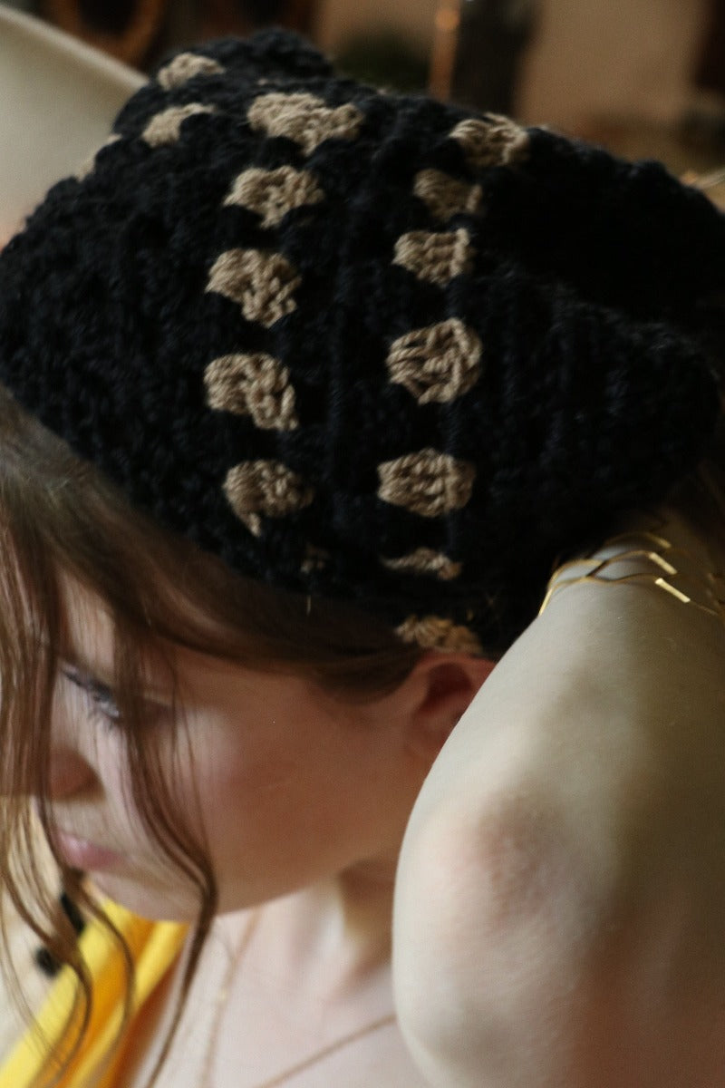 Carol Meyer Crochet's Black and Taupe colour